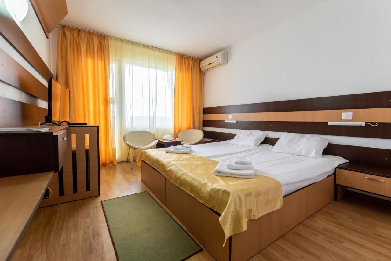 Hotel Capitol Jupiter Extérieur photo