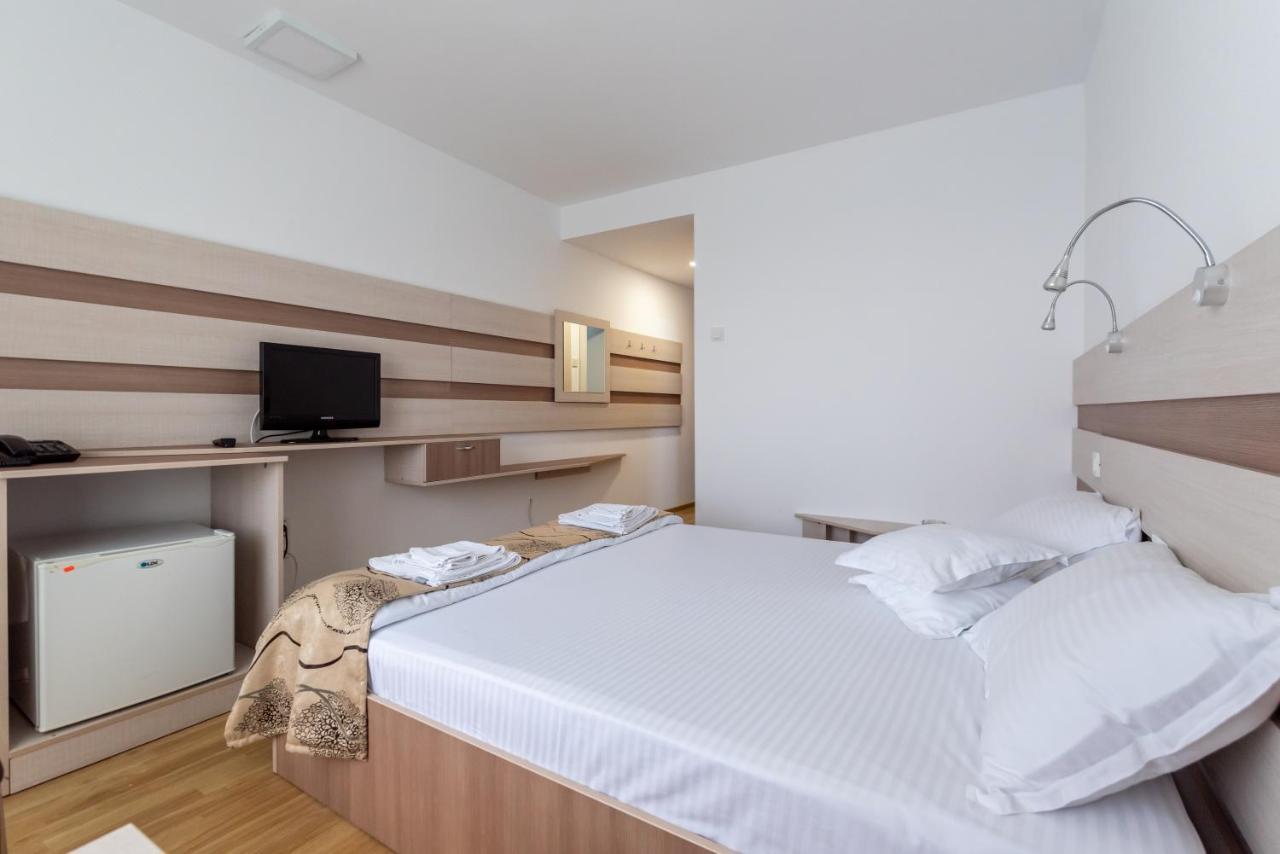 Hotel Capitol Jupiter Extérieur photo